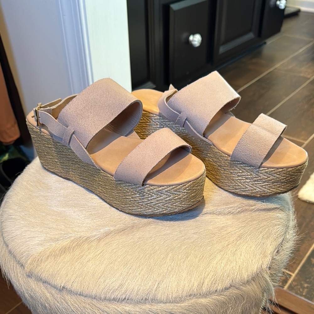 Women's Tan Wedge Sandals